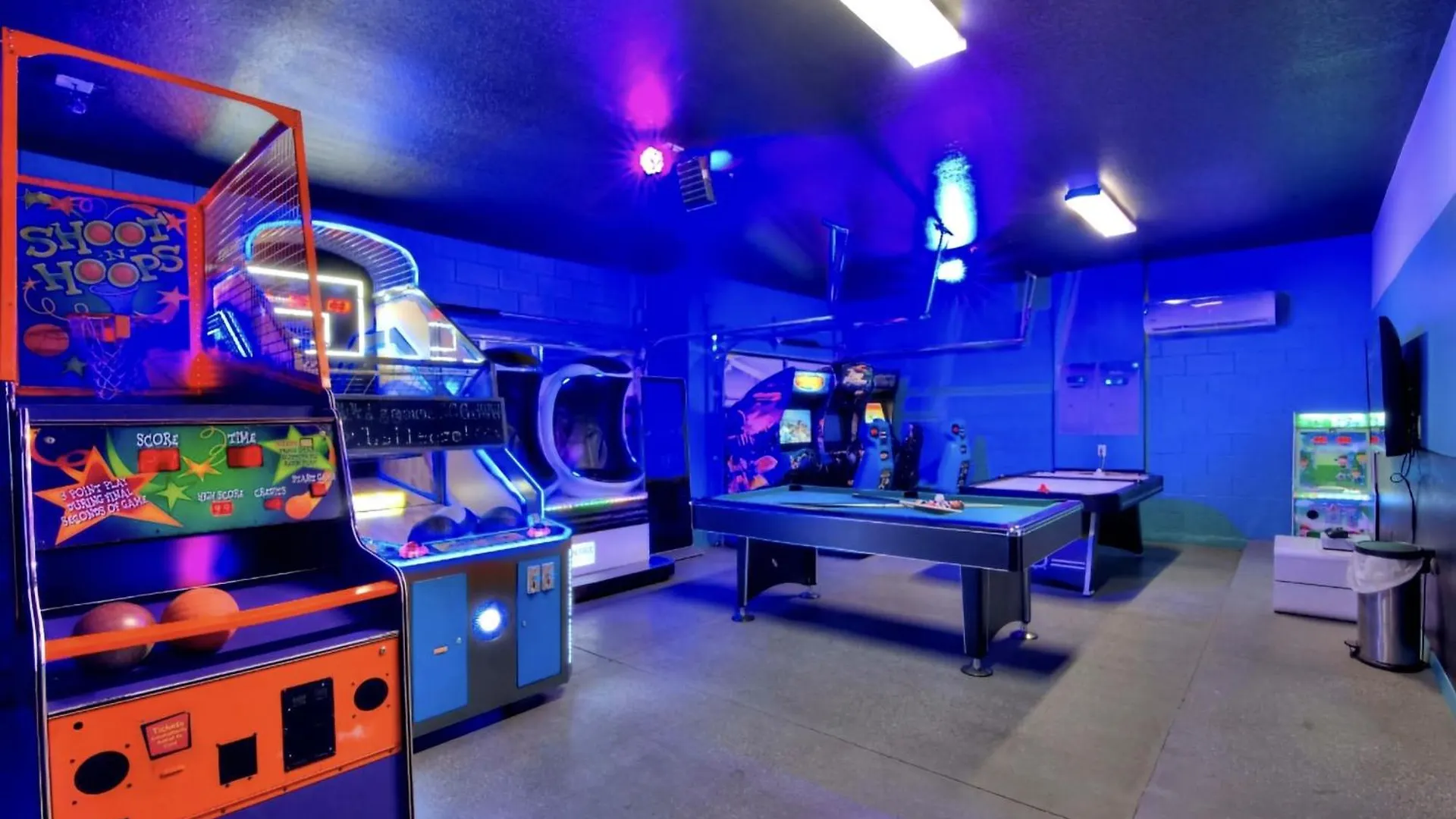 Reduce Rate Resort Home For 34 People Davenport Holiday home